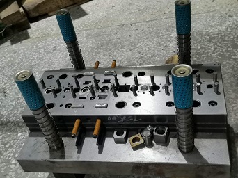 精密五金配件加工常用的沖模需要進(jìn)行什么樣的維護保養(yǎng)？